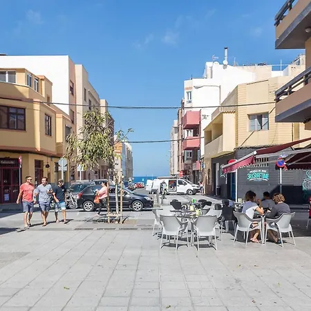 Flatguest Modern Beach - Wifi - Tv Apartment *